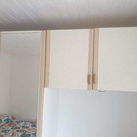 Harry Potter Theme Double Room In Shared House Уотфорд Екстериор снимка